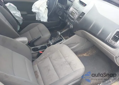 2017 Kia Forte Lx z USA, uszkodzony, nr VIN 3KPFK4A76HE048581